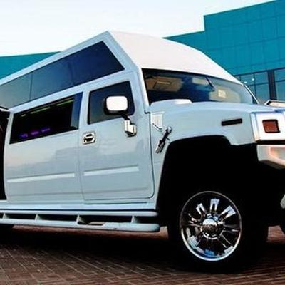 019 Лимузин Mega Hummer H2 белый аренда — логотип