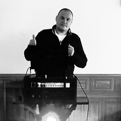 Музикант,DJ Олександр. — логотип