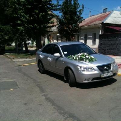 Hyundai Sonata на весілля — логотип