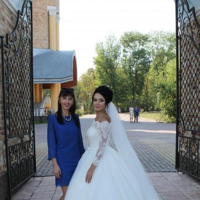 Продаю весільну сукню від Daria Karlozi — логотип