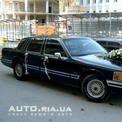 Прокат авто для урочистих подій Lincoln town — логотип