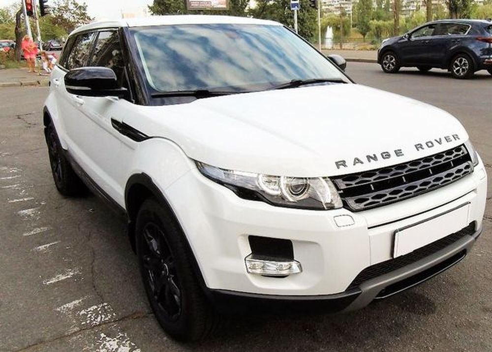 241Позашляховик Range Rover Evoque white — логотип