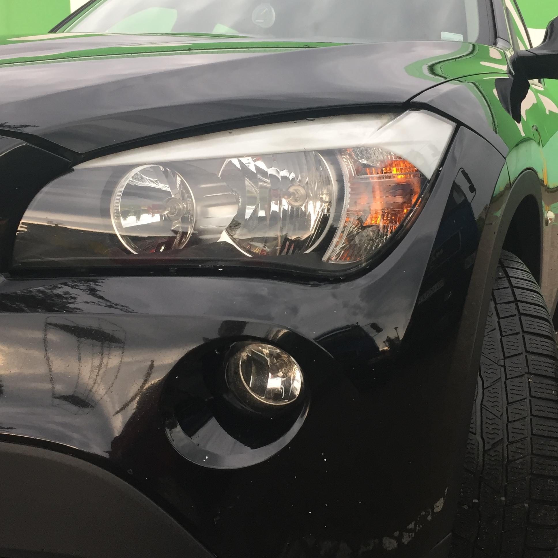 Авто з водієм BMW X1 — логотип