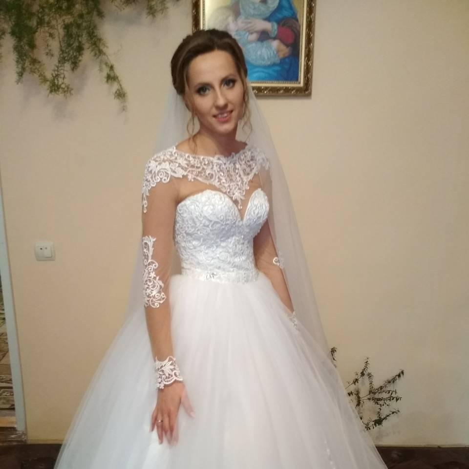 Весільне плаття — логотип