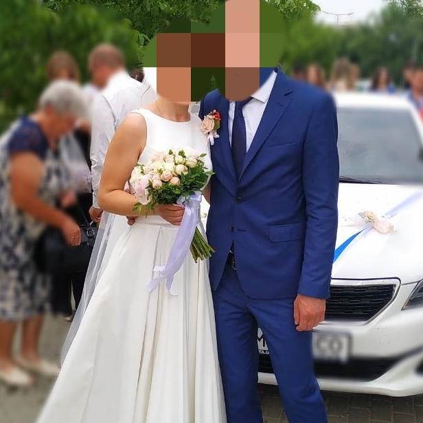 Ірина — логотип