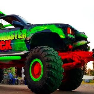 069 Оренда Party Bus Monster Truck (Монс — логотип