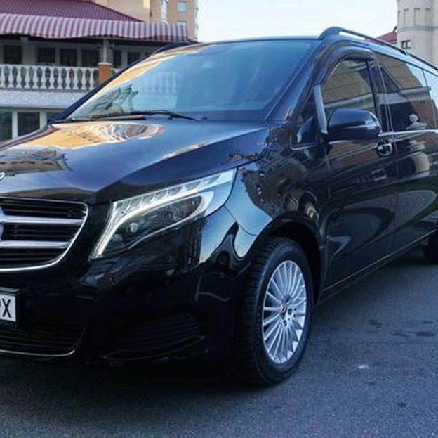 272 Мікроавтобус Mercedes V-clas 2018 рі — логотип