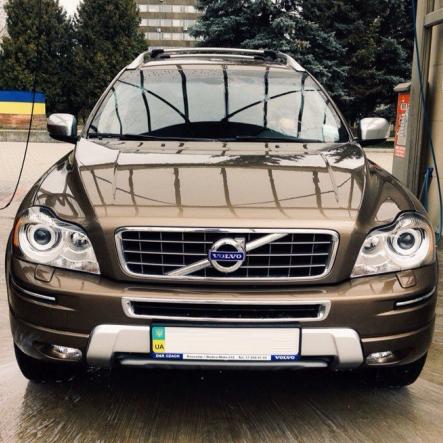 Volvo XC90 на весілля — логотип