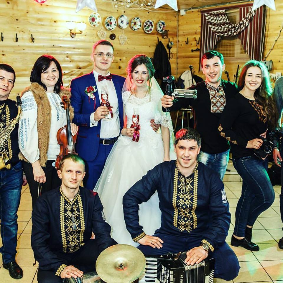 К р и ц к о - BAND — логотип