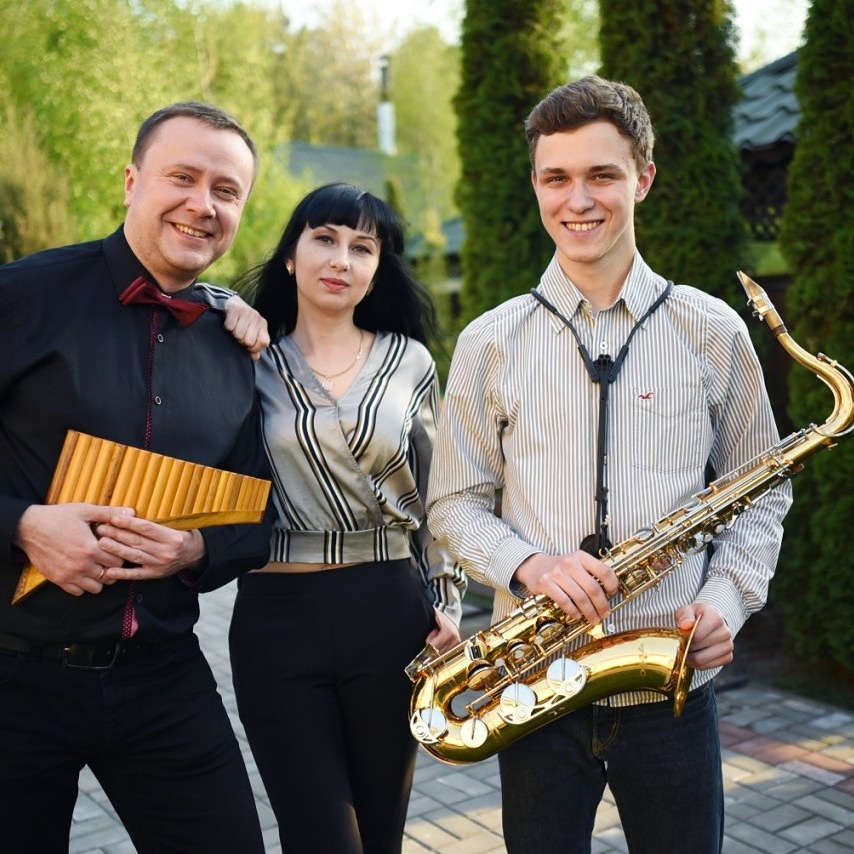 Чиста кварта — логотип