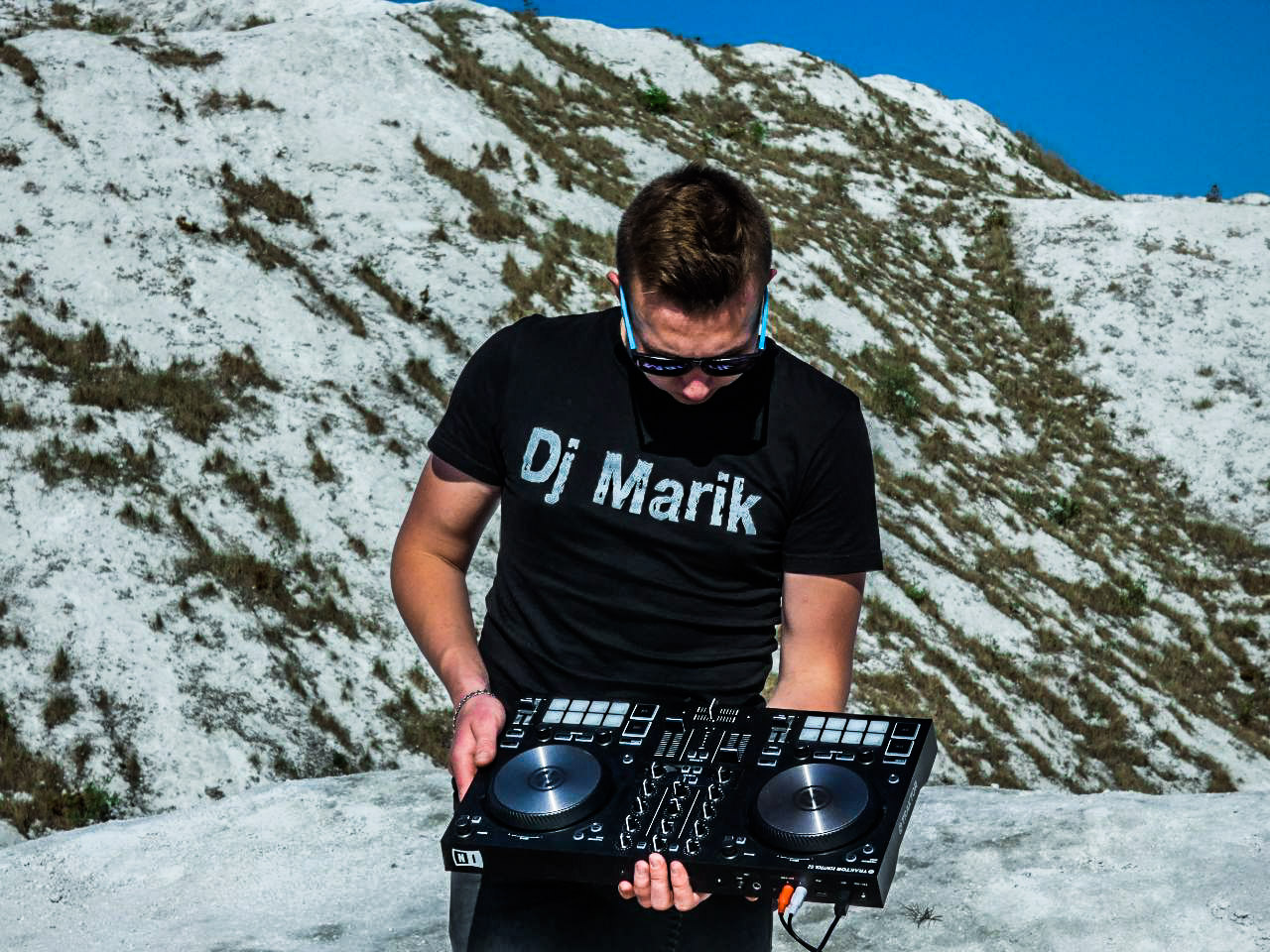 DJ MARIK — логотип