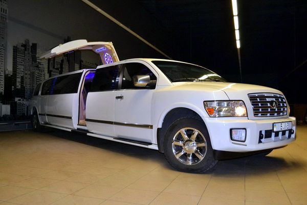 028 Лімузин Infiniti QX56 оренда — логотип