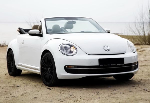 020 Кабріолет Volkswagen Beetle прокат — логотип