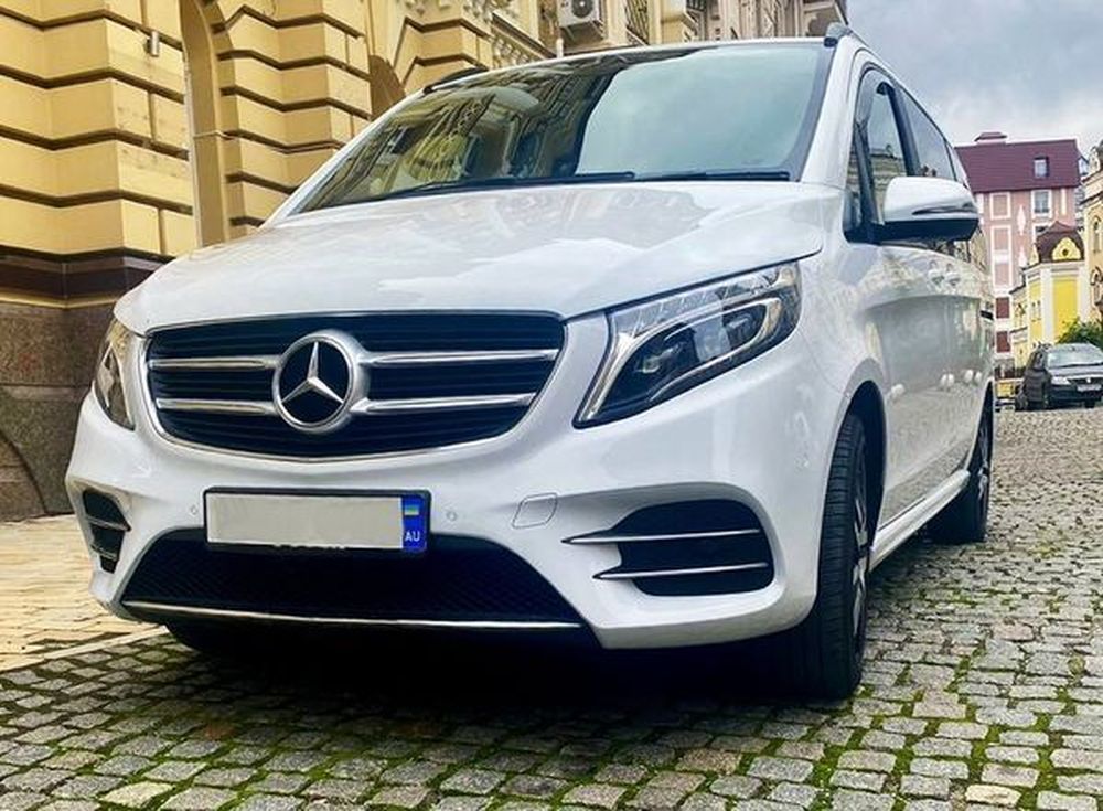411 Микроавтобус Mercedes Benz V class — логотип