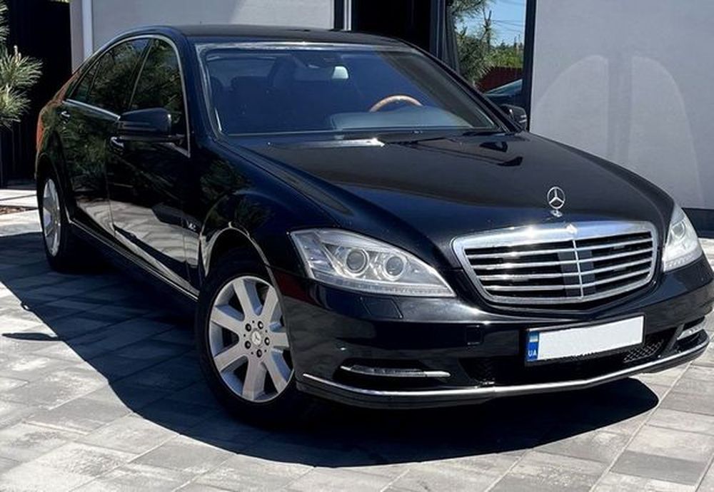128 Бронированный Mercedes Benz W221 S60 — логотип