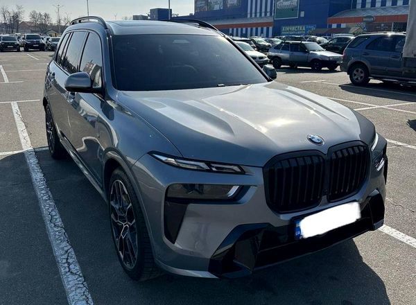 265 Оренда BMW X7 40D 2024 сірий позашля — логотип