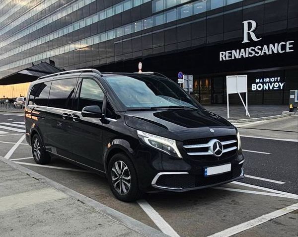 444Оренда Mercedes-Benz V-Class з водієм — логотип