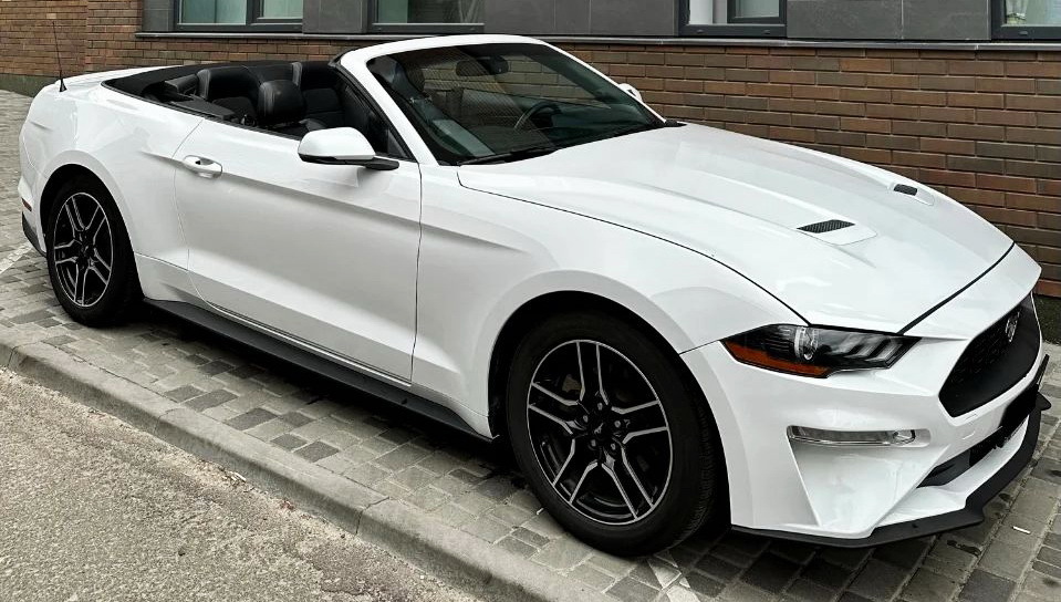 094 Прокат кабріолет Ford Mustang GT біл — логотип