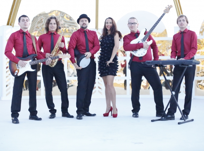 MADAME JOJO'S SHOWBAND — логотип