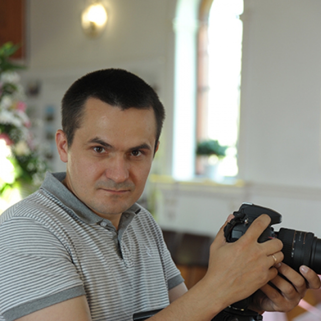 RiaL STUDIO — логотип