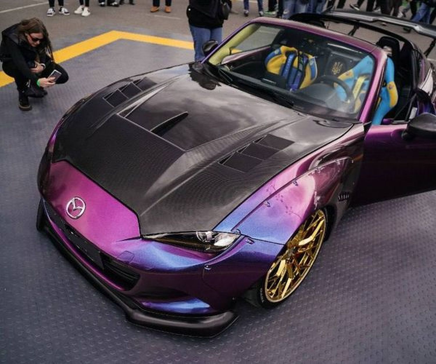 219 Mazda Miata ND кабріолет з водієм на 219 Mazda Miata ND кабріолет з водієм на