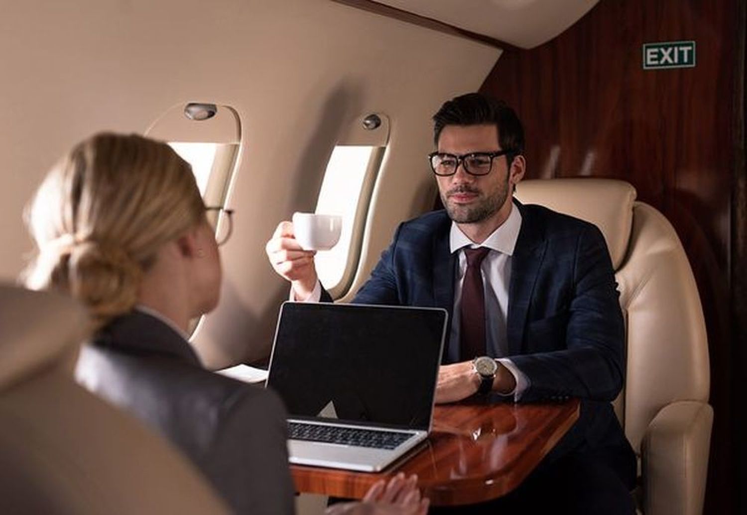 Фотосесія в літаку, літак для фотосесії Фотосесія в літаку, літак для фотосесії