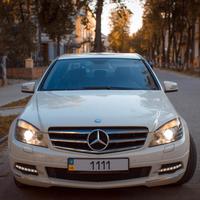 MERCEDES C Білий кортеж