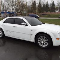 Білий і чорний CHRYSLER 300С