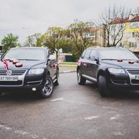 Весільний кортеж з трьох автомобілів