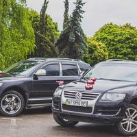 Весільний кортеж з трьох автомобілів