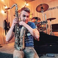 Саксофонист Алексей Бутенко
