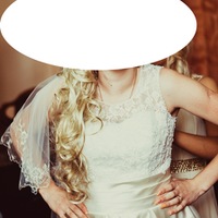 Атласна весільна сукня кольору айворі