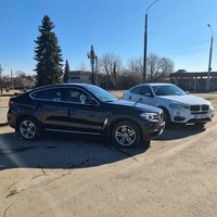 Весільний кортеж BMW X6 чорного і білого