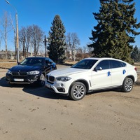 Весільний кортеж BMW X6 чорного і білого