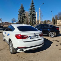 Весільний кортеж BMW X6 чорного і білого