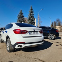 Весільний кортеж BMW X6 чорного і білого