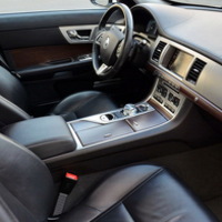 124 Jaguar XF білий 2014 оренда авто з в