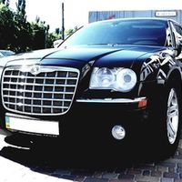136 Chrysler 300C черный аренда авто