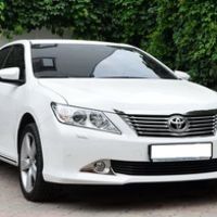 153 Toyota Camry V50 белая аренда авто