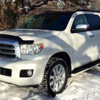 238 Внедорожник Toyota Sequoia белая