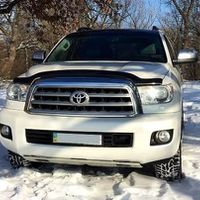 238 Позашляховик Toyota Sequoia біла оре