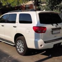 381 Toyota Sequoia оренда білий джип на