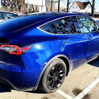 365 Кроссовер электро Tesla Model Y синя