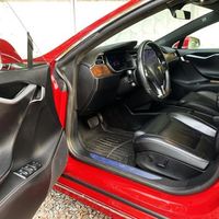 074Tesla Model S 75 D червона орендувати