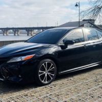 097 Toyota Camry 2020 оренда на весілля