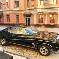 212 Ретро автомобіль Buick Skylark Custo