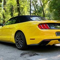 070 Ford Mustang желтый кабриолет аренда