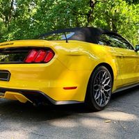 070 Ford Mustang желтый кабриолет аренда