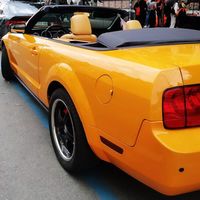 159 Кабріолет Ford Mustang GT помаранчев