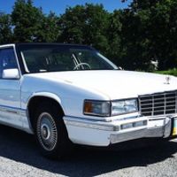 218 Ретро авто Cadillac Fleetwood белый